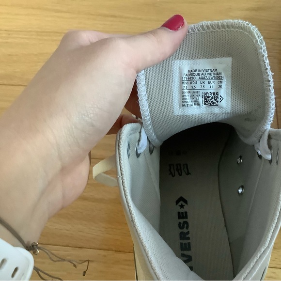 Women’s converse sneaker - Picture 4 of 4